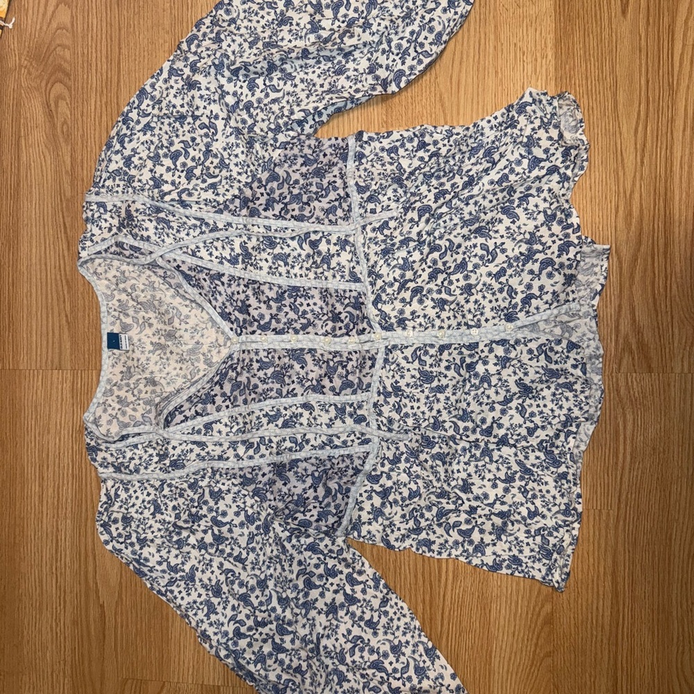 Old Navy Blue and White Floral long sleeve Blouse Size Large